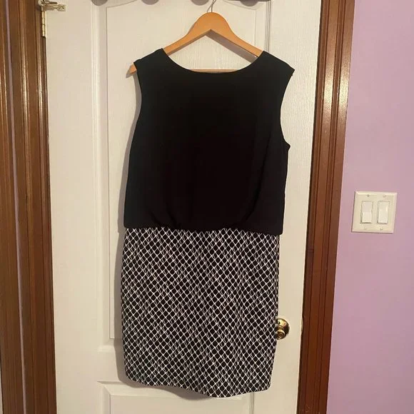 Formal dress - Picture 2 of 3